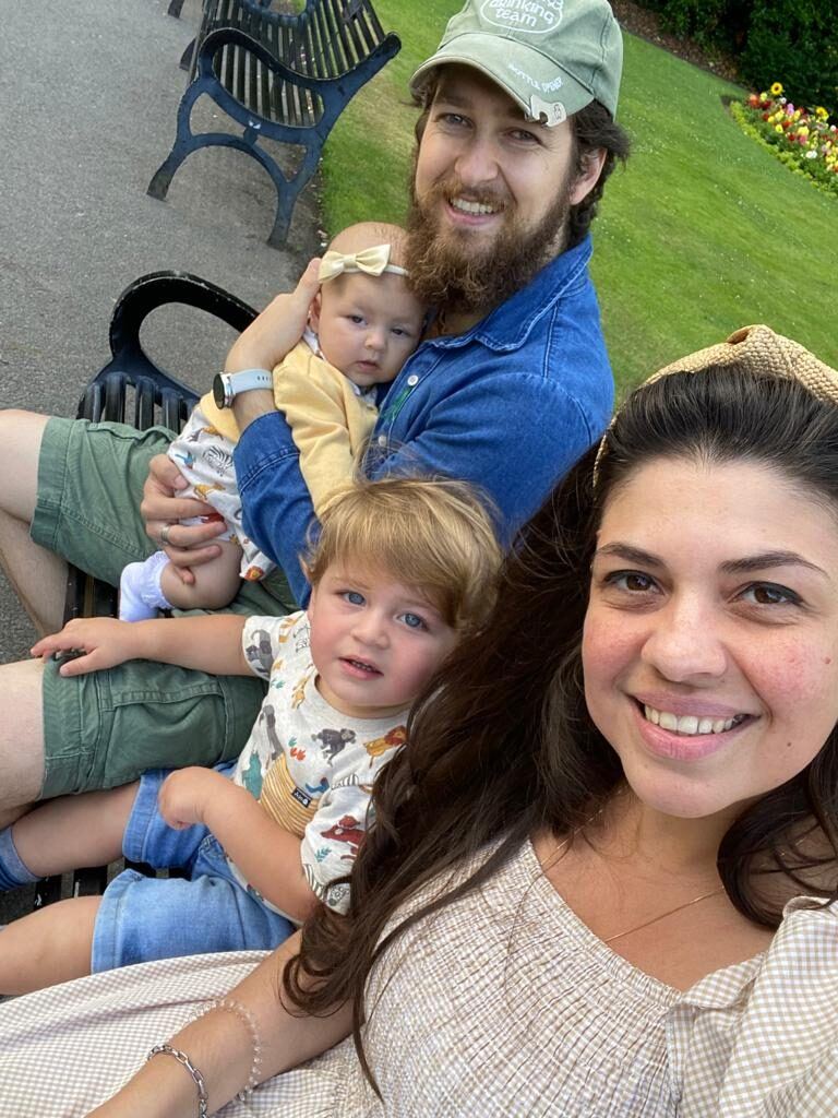 Gustavo e Marita com Tom&aacute;s e Catarina no Botanic Gardens em Belfast